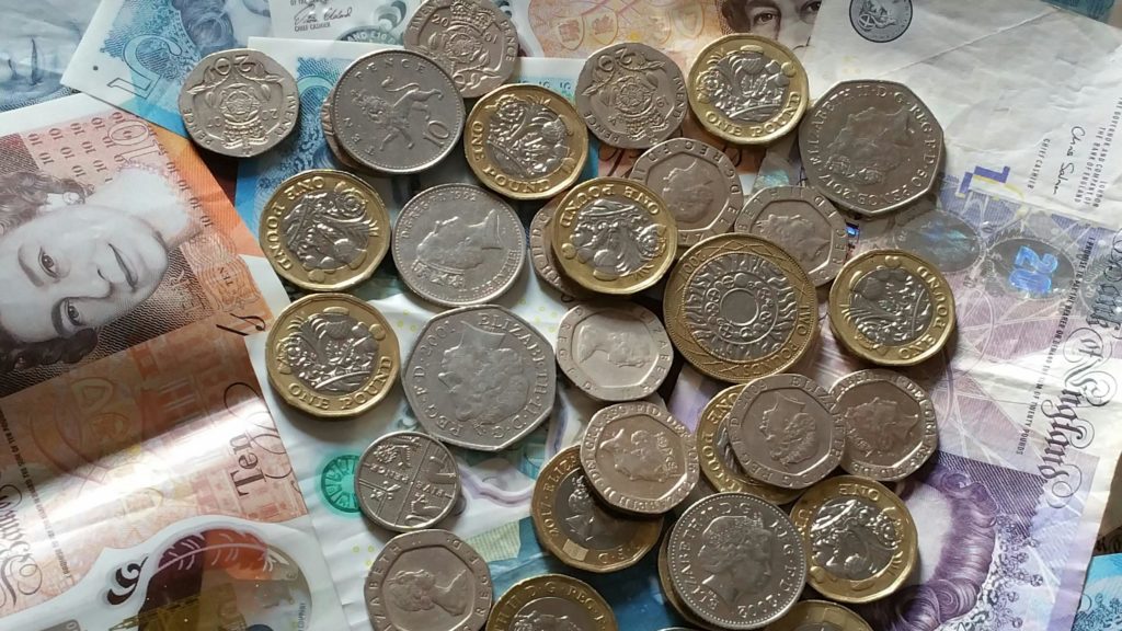 Nebenberuflich Geld verdienen: Vorteile, Möglichkeiten und Tipps