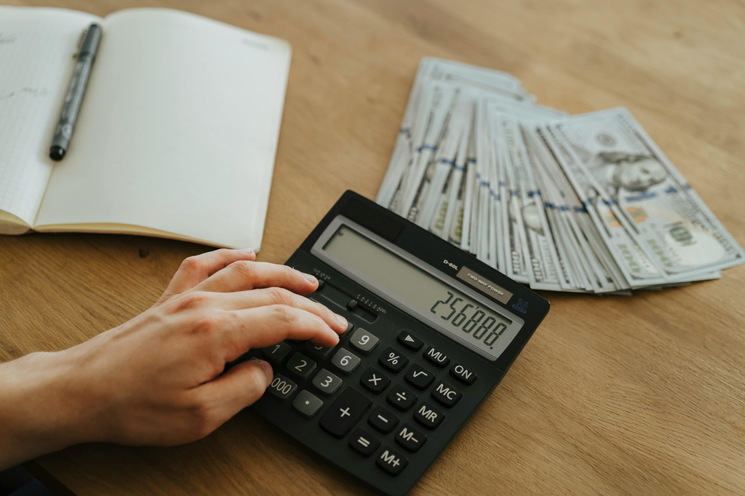 Kostenloses Stock Foto zu buchhaltung, geld, hand