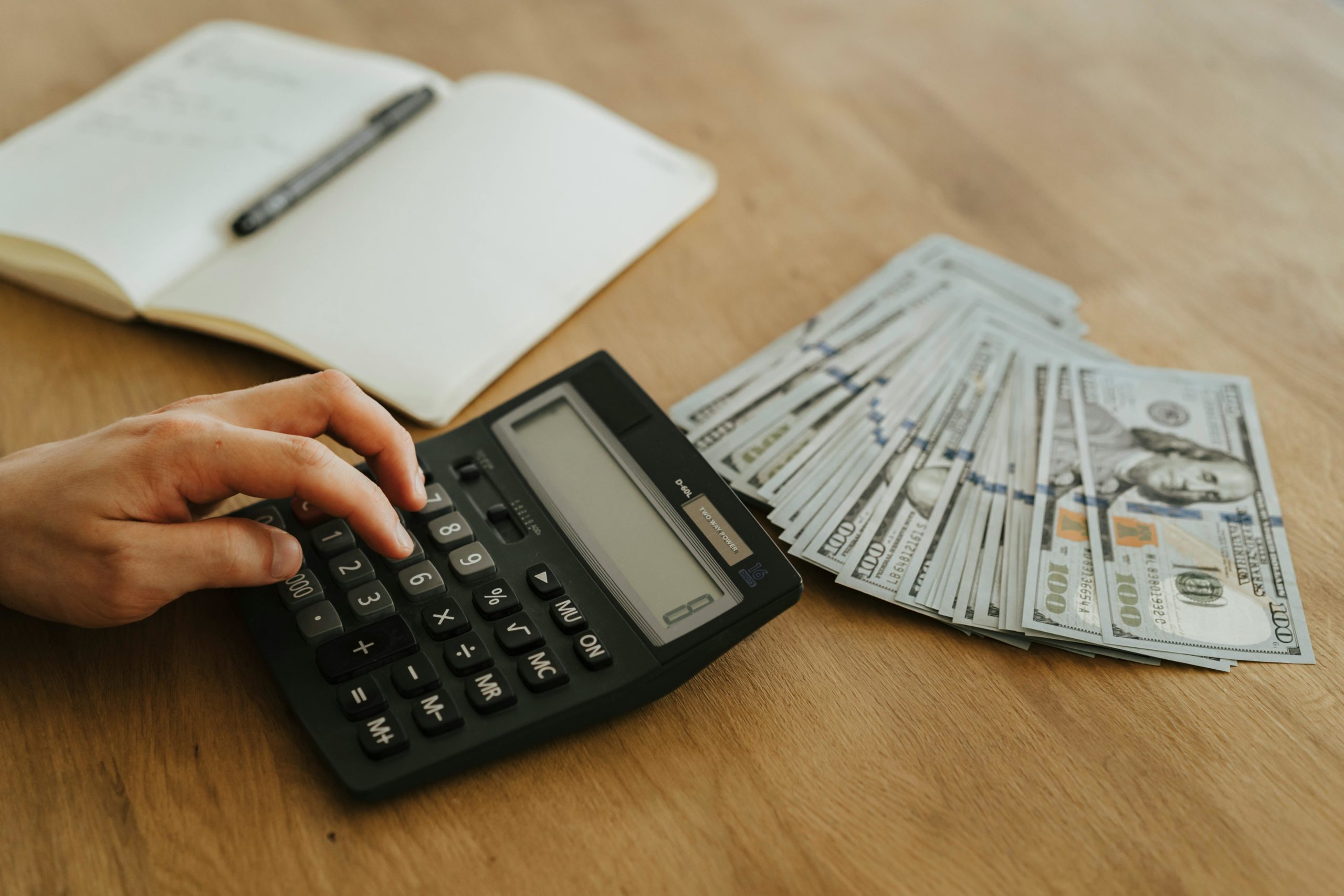 Kostenloses Stock Foto zu buchhaltung, geld, hand