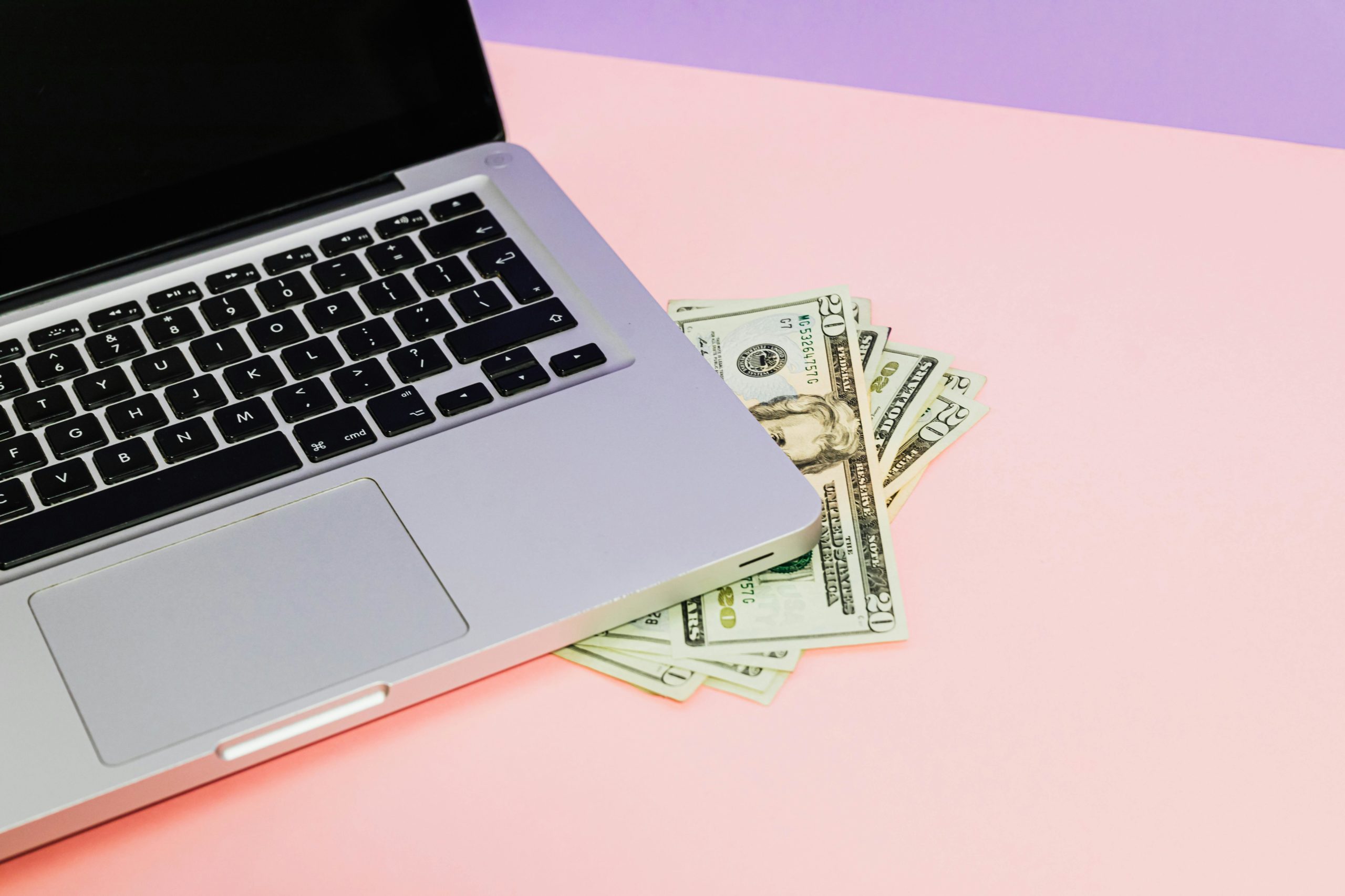 Kostenloses Stock Foto zu computer, dollar-scheine, finanzen