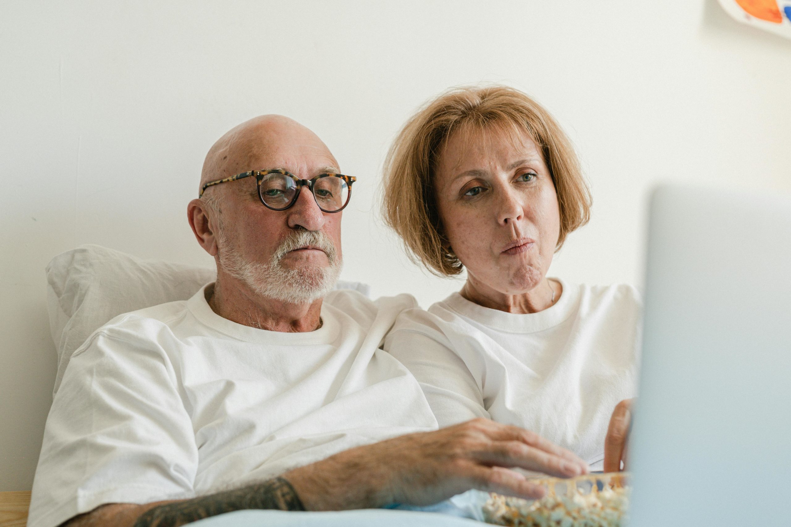 Kostenloses Stock Foto zu beziehung, frau, gesichtsbehaarung