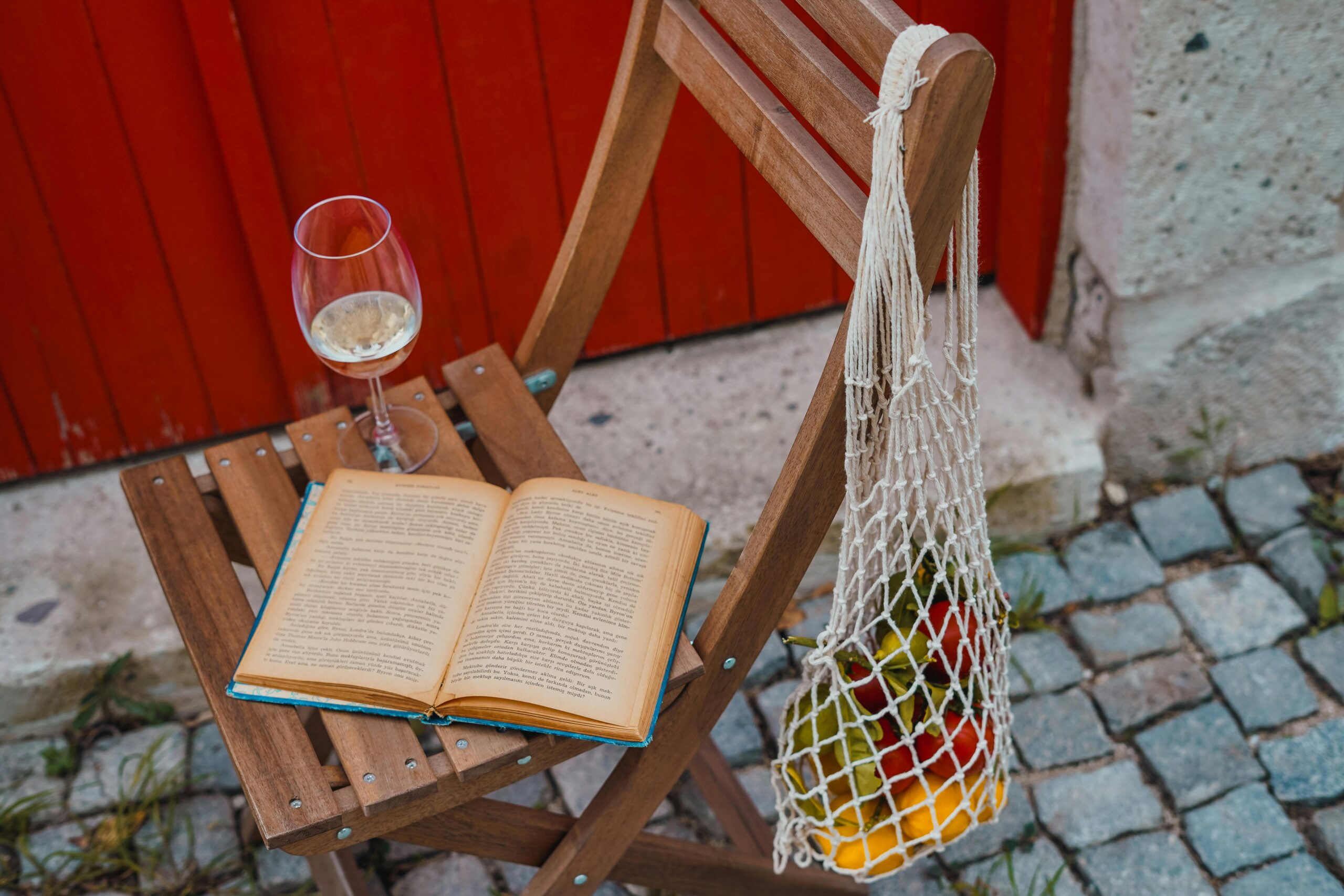 Kostenloses Stock Foto zu @draussen, buch, einfache freuden